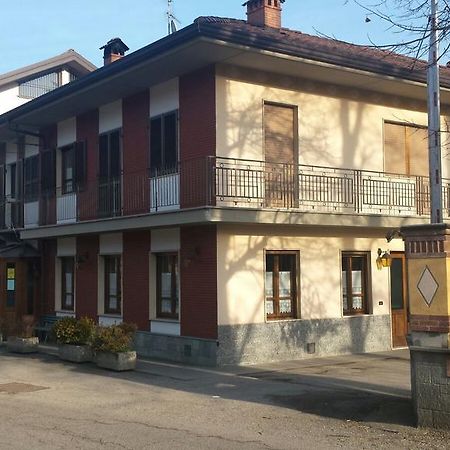 Ristorante Buasca Hotel Cuorgne Bagian luar foto