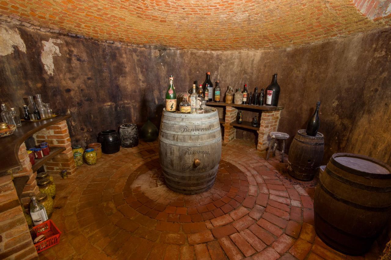 Ristorante Buasca Hotel Cuorgne Bagian luar foto