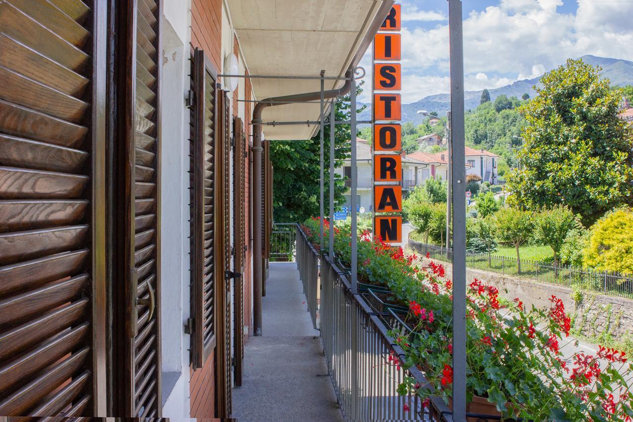 Ristorante Buasca Hotel Cuorgne Bagian luar foto